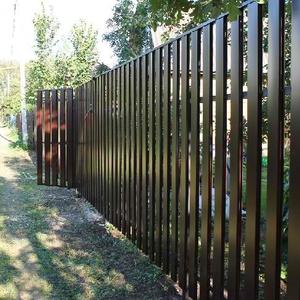 забор из металлического штакетника 5